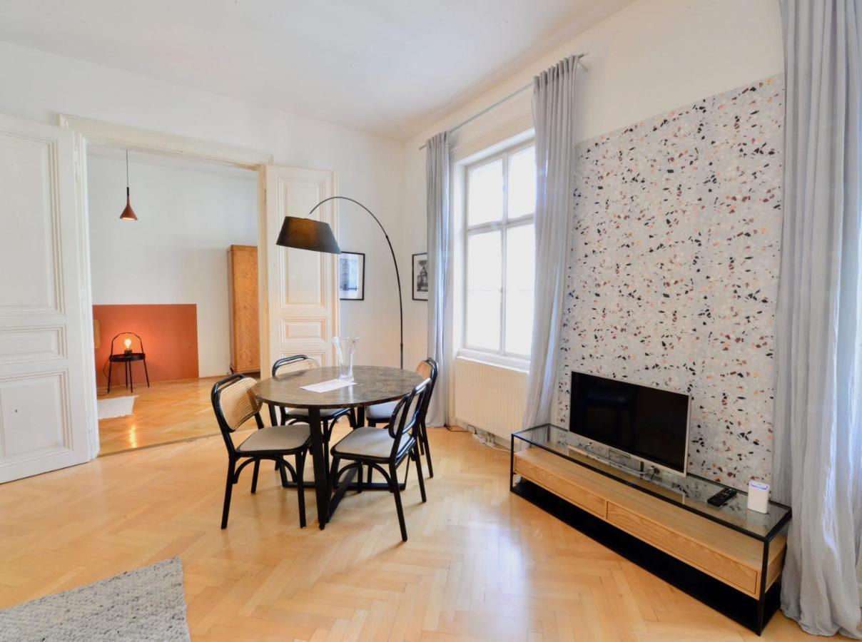 Beautiful Flat Next To Karlskirche Bécs Kültér fotó