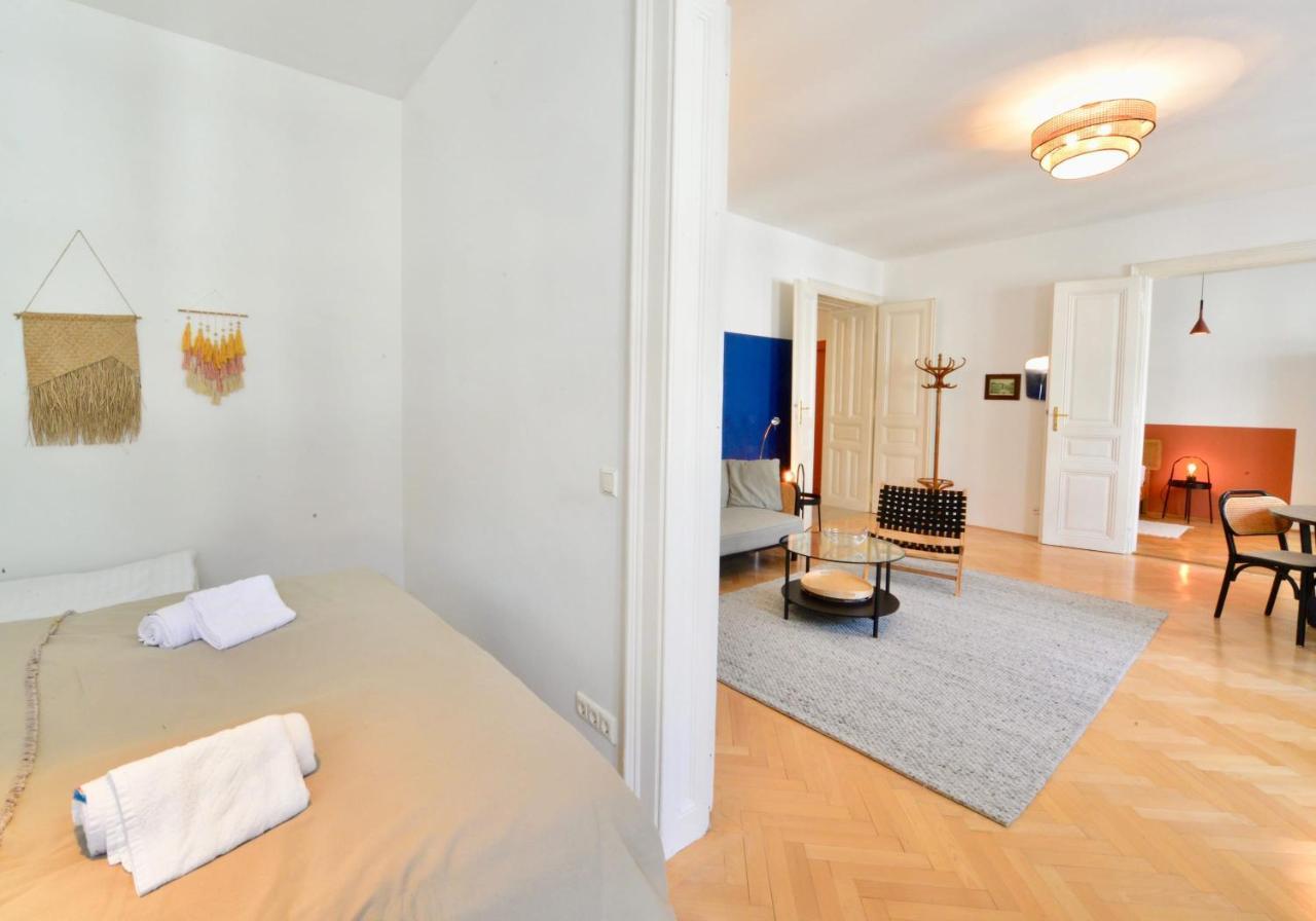 Beautiful Flat Next To Karlskirche Bécs Kültér fotó